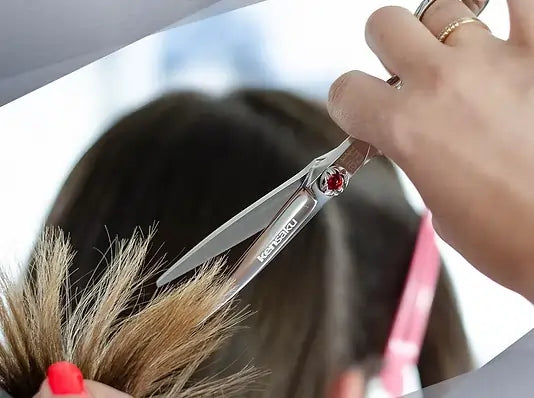 Startseite premium Scheren zum schneiden von Haaren als Friseur ken-saku